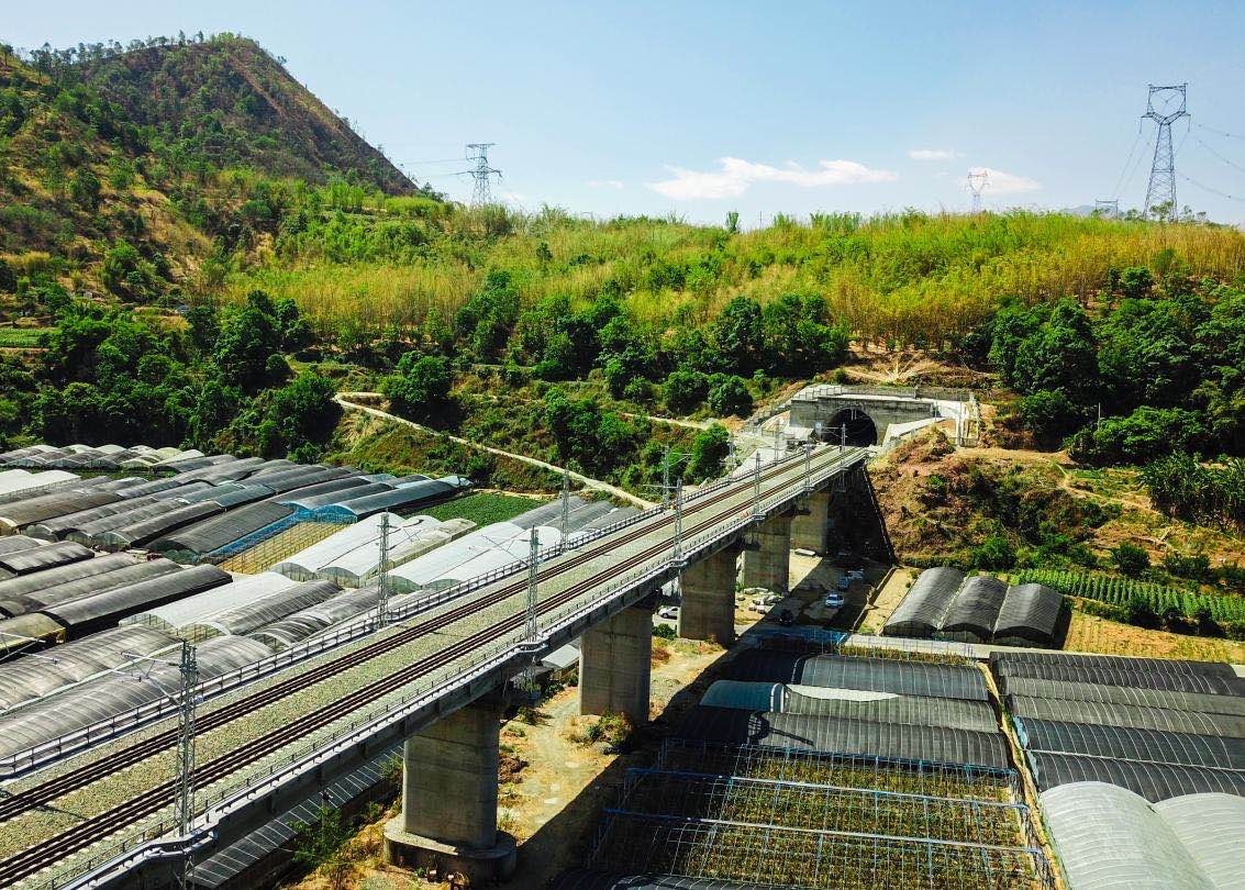 我司成昆铁路复线不良地质处理典型案例（一）